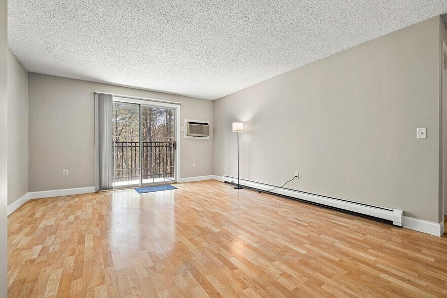 Building Photo - 7 Saint James Pl