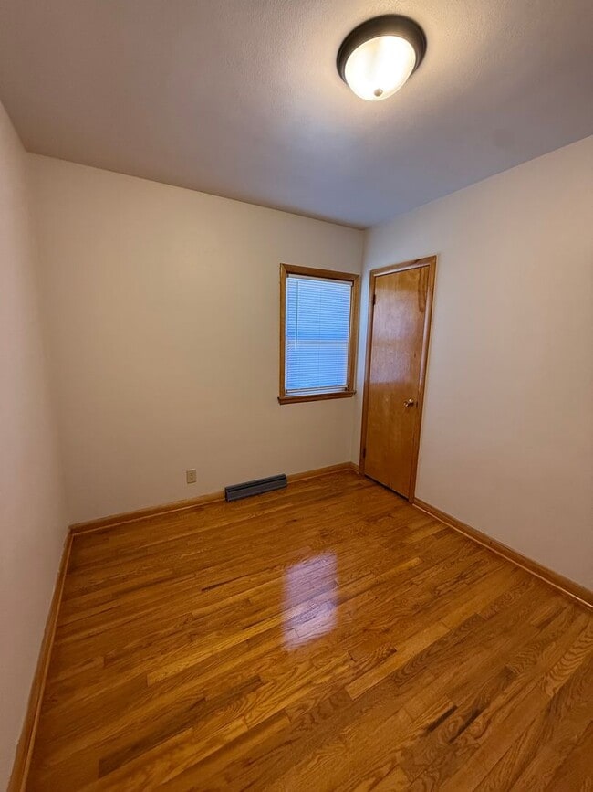 Building Photo - 834 S 20th St