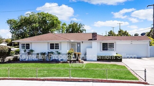 Building Photo - 3100 Santa Maria Ave