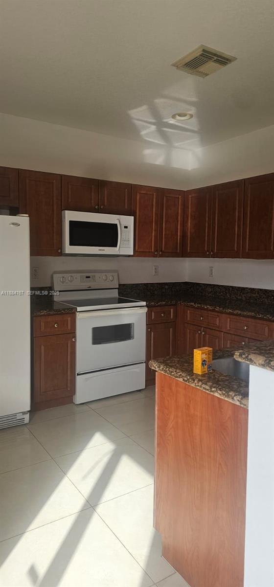 Building Photo - 7107 SW 165th Ave