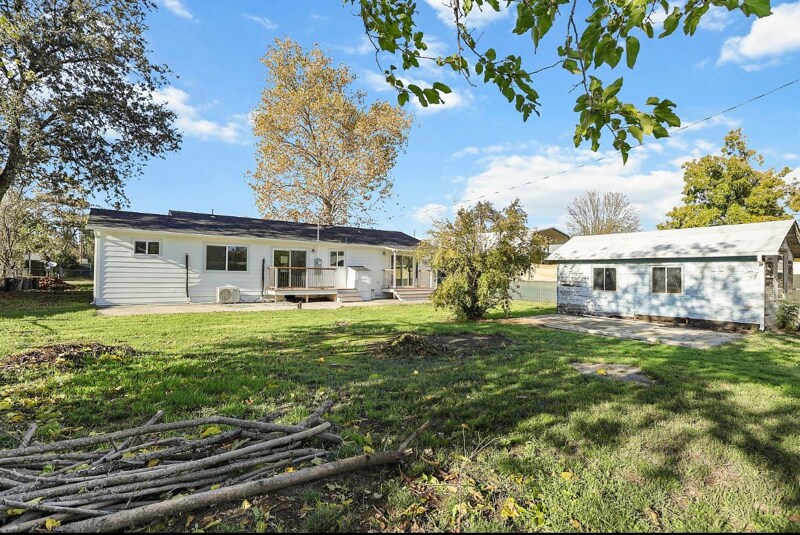 Building Photo - 19367 Lucille St