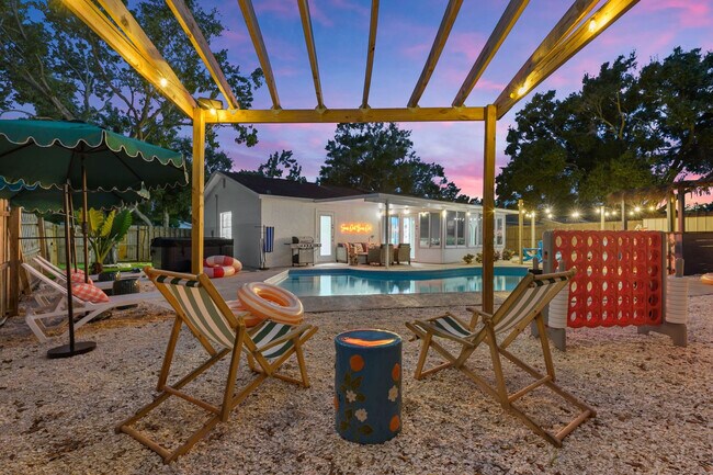 Building Photo - 7957 CottonWoode Dr