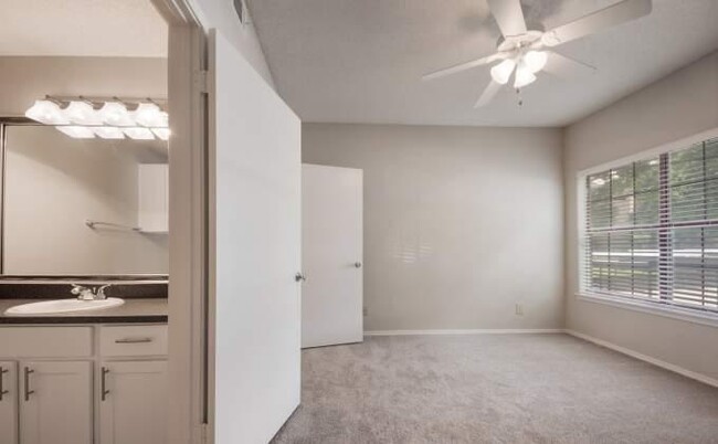 Building Photo - 1 bedroom in Irving TX 75039