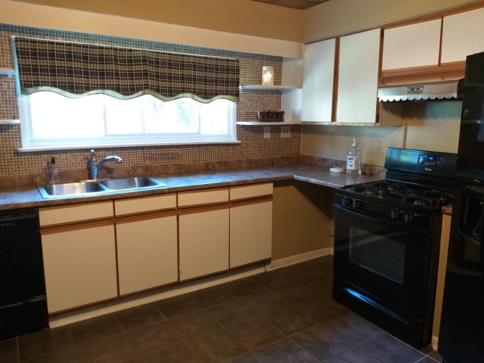 Building Photo - 41 Sylvia Ave