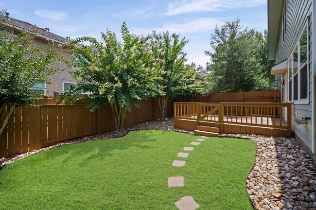 Building Photo - 11 Scenic Brook Ct