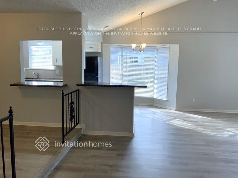 Building Photo - 2306 Cambridge Ct N