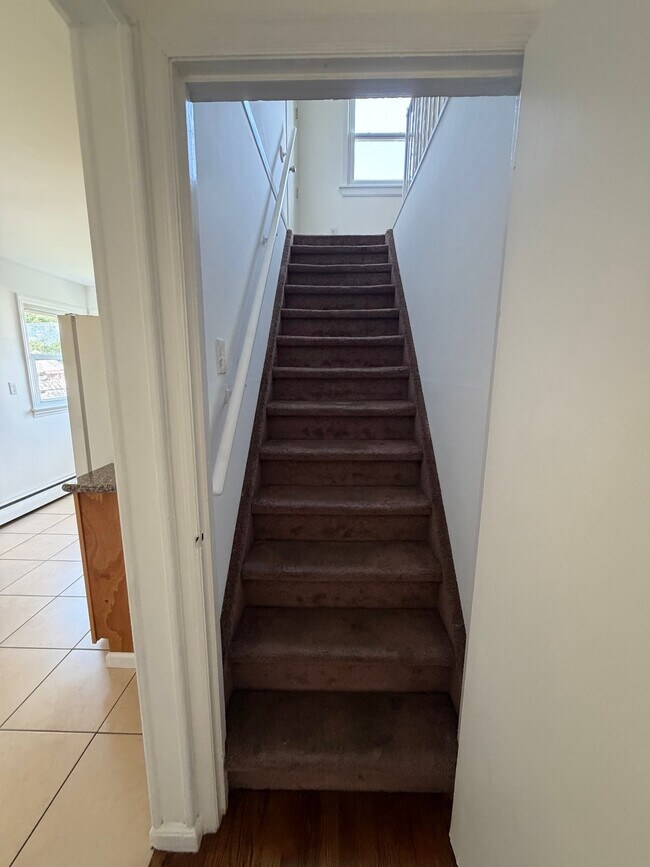 Building Photo - 98 Craske St