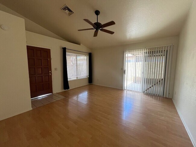 Building Photo - Charming 2 Bedroom, 2 Bathroom Home for Rent!