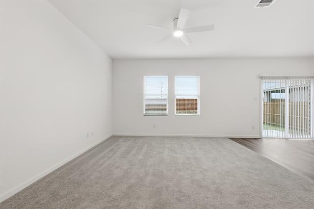 Building Photo - 2106 Mdw Pk Dr