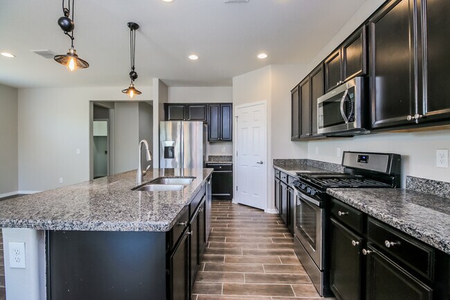 Building Photo - 35556 N Kelsee Dr