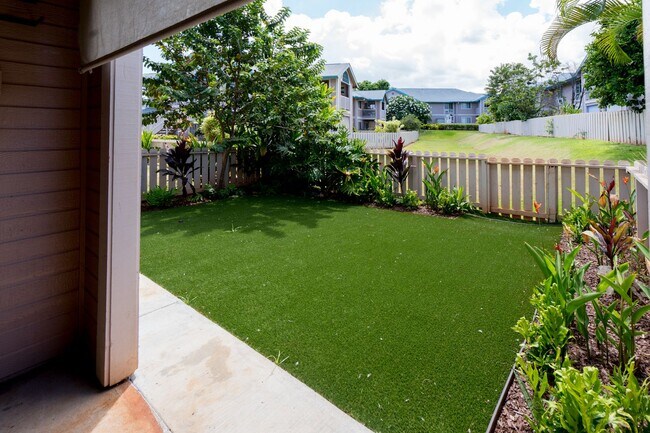 Building Photo - 2-Bedroom, 2-Bathroom Home in Waipahu – 2 Parking Stalls & Private Backyard