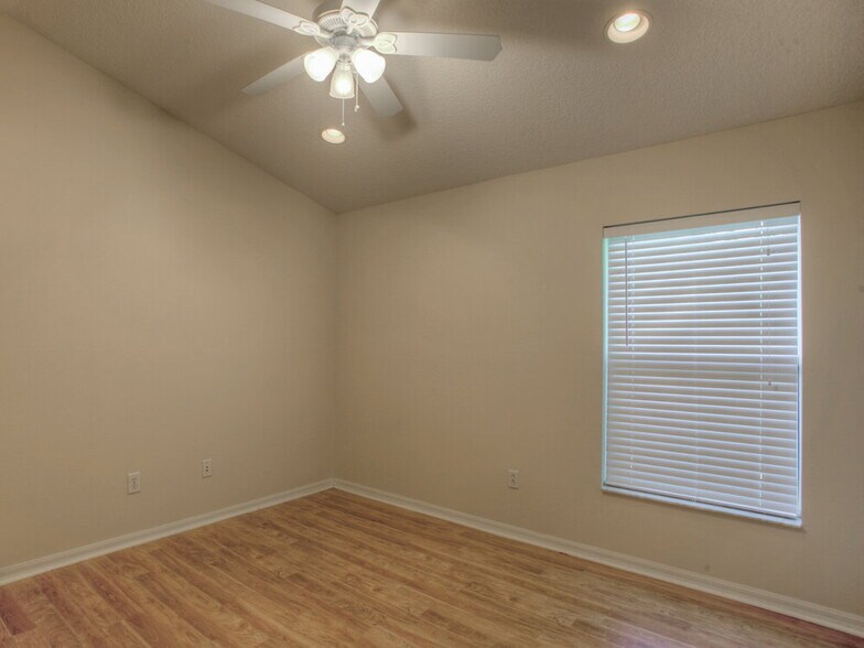 Building Photo - 1101 Rolling Stone Run