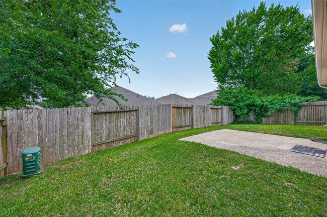 Building Photo - 18499 Sunrise Pines Dr