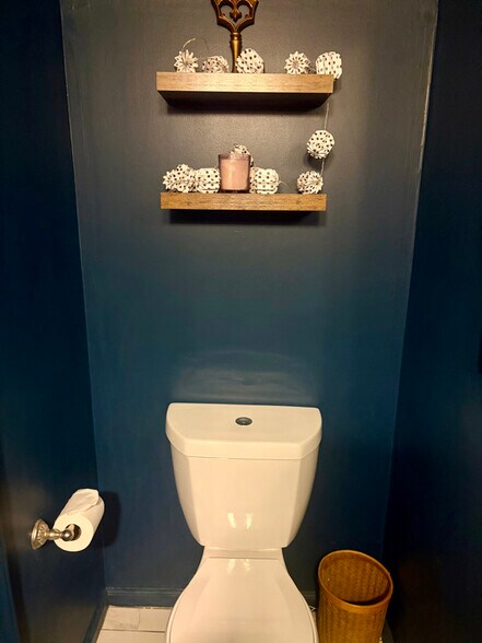 Building Photo - 300 NC-54