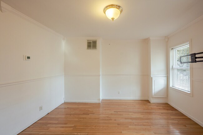 Building Photo - 21 17th St SE