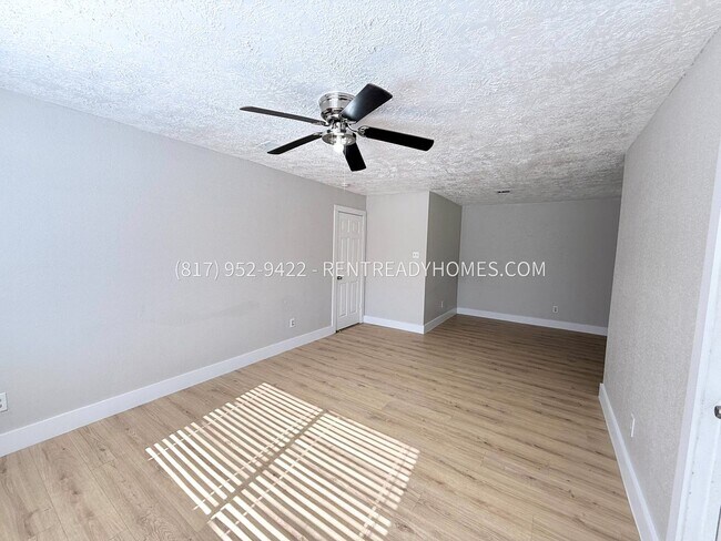 Building Photo - 522 Kenwood Ln