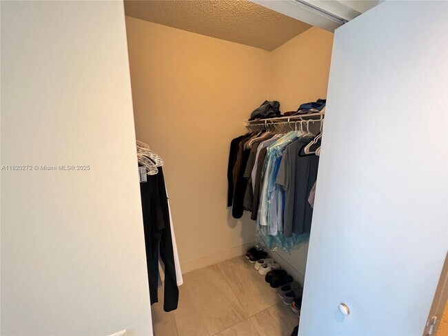 Building Photo - 21055 Yacht Club Dr