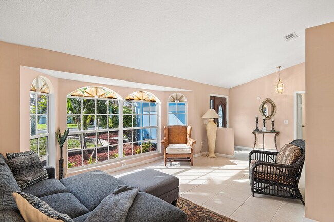 Building Photo - 922 Jackson Way