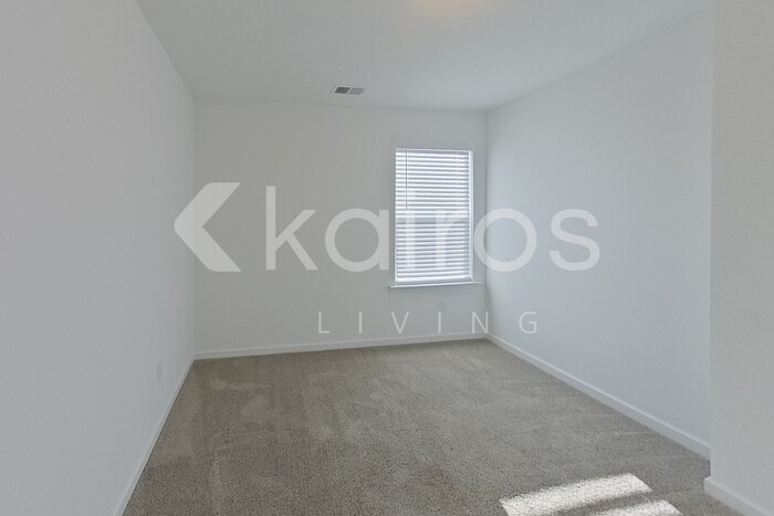 Building Photo - 103 Silver Maple Ln