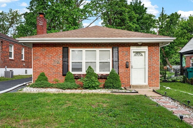 Building Photo - 2352 Rockdale Ave