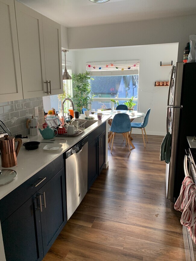 Kitchen - 620 Galer St