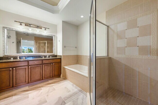 Building Photo - Golf Course View Condo