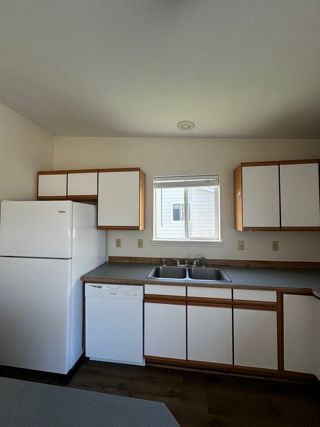 Building Photo - 43 N 25th Ave