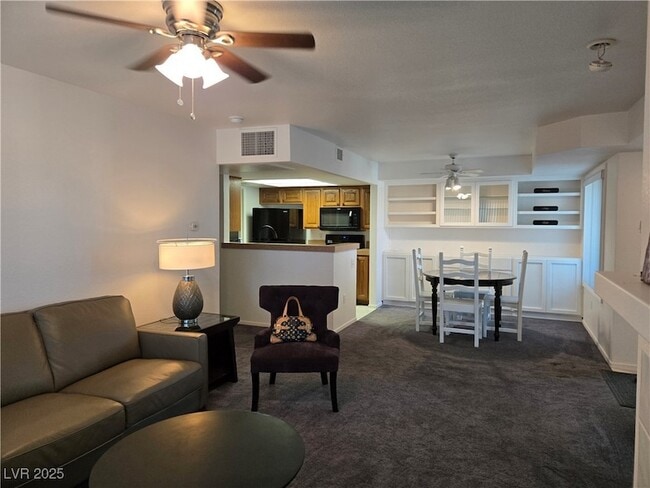 Building Photo - 1909 Mountain Hills Ct