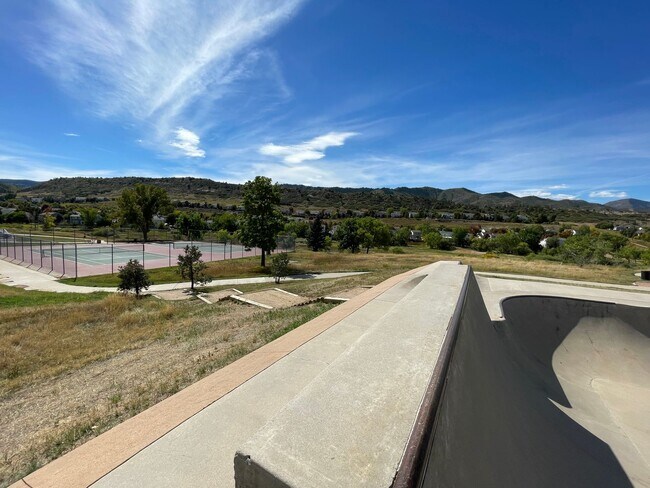 Building Photo - Beautifully Remodeled 3 Bed/2 Bathroom Hom...