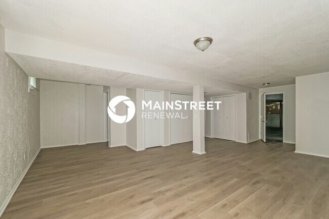 Building Photo - 3 Bedroom Pet-Friendly Home in Kansas City, MO with Main Street Renewal