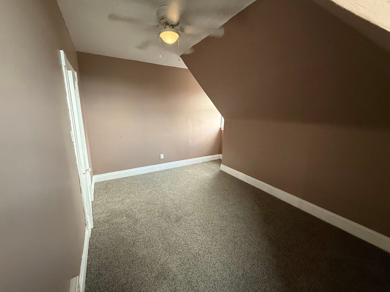 Bedroom - 3859 Brownsville Rd