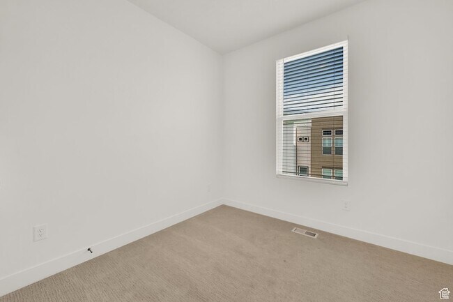 Building Photo - 570 Sego Wy