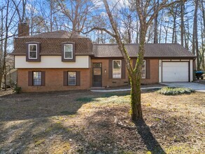 Building Photo - Gorgeous Updated 3BD Split-Level Ranch Hom...