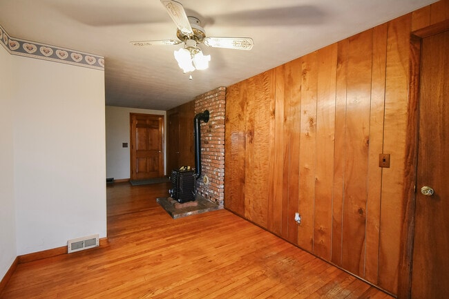 Building Photo - 60 Wildwood Rd