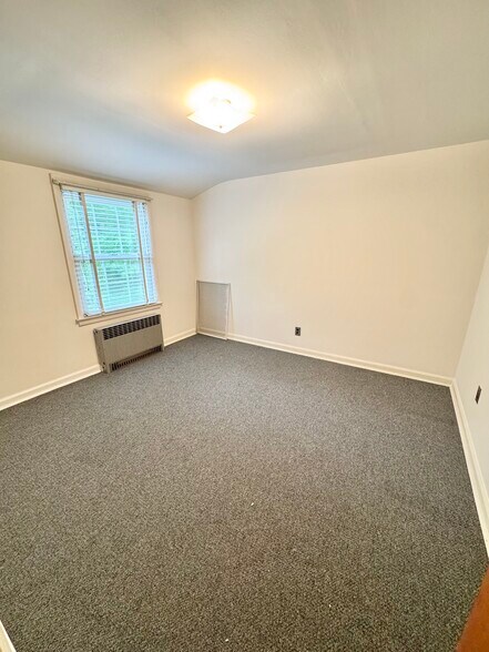 Building Photo - 94 4th St