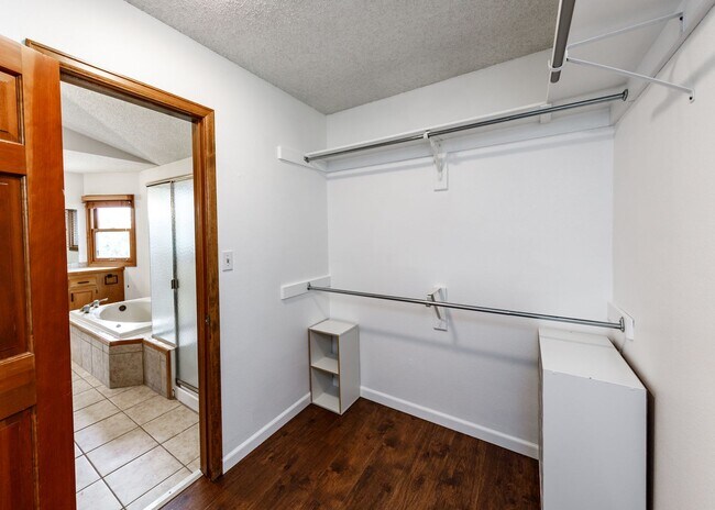 Building Photo - 70 Beckwith Dr