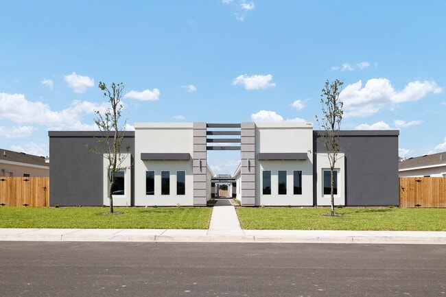 Building Photo - 4220 Walnut Ave