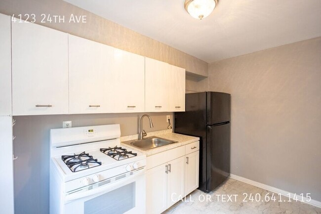 Building Photo - 4123 24th Ave