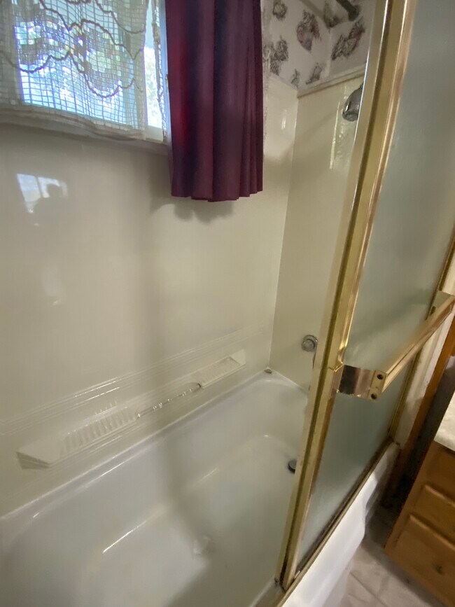 Building Photo - 14 Cleveland Ave