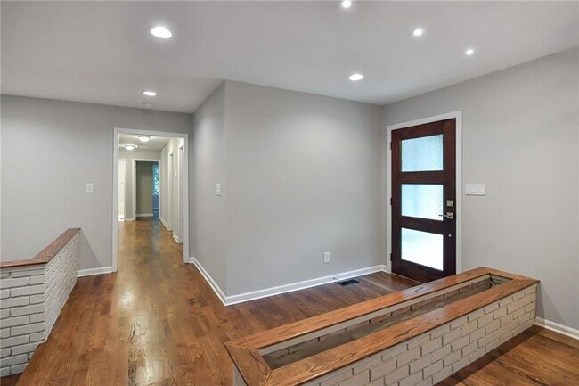 Building Photo - 4176 Triple Creek Ct NE