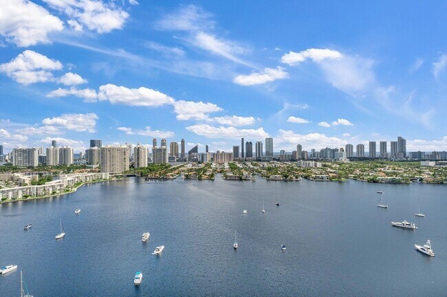 Building Photo - 17301 Biscayne Blvd