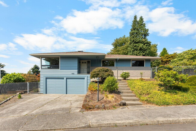 Building Photo - 1425 NW 122nd Ave