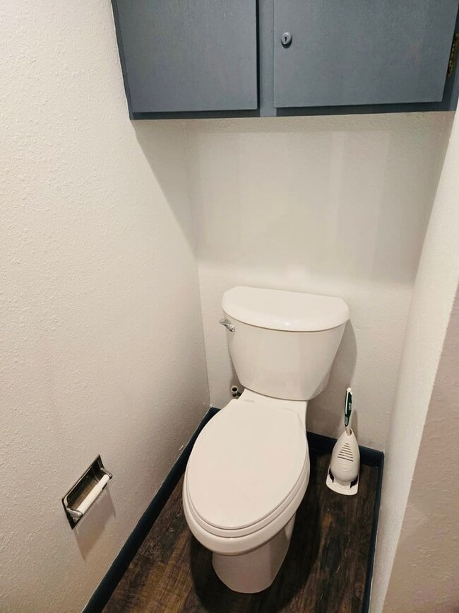 Building Photo - Newly Remodeled Loft Apartment – 1.5 Baths, Fireplace, Water, Sewer, Trash, Snow Removal, and Lan...