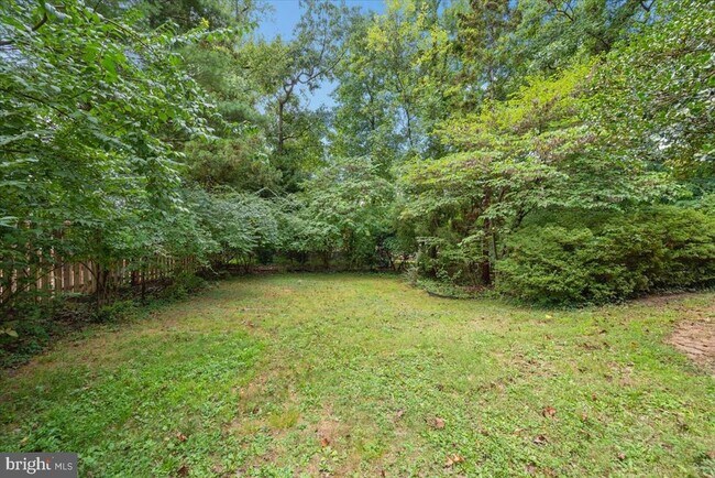 Building Photo - 9202 Wilmett Ct