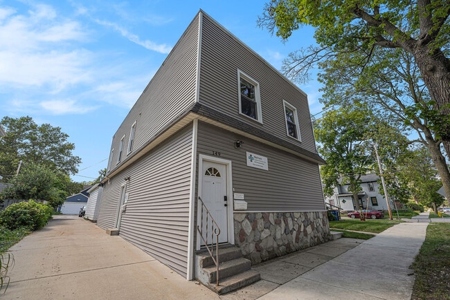 Building Photo - 149 Valley Ave NW