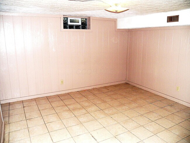 Building Photo - 4829 Dierker Rd