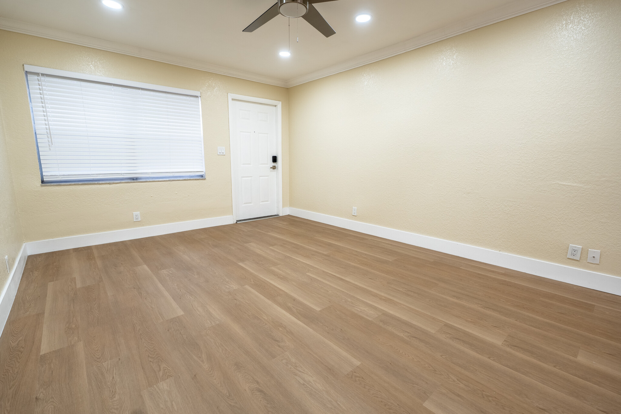 Building Photo - 10911 NW 45th St