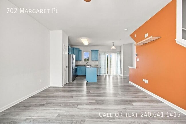 Building Photo - 702 Margaret Pl
