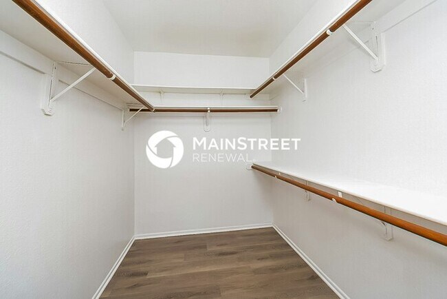Building Photo - 3 Bedroom Pet-Friendly Home in TUCSON, AZ with Main Street Renewal