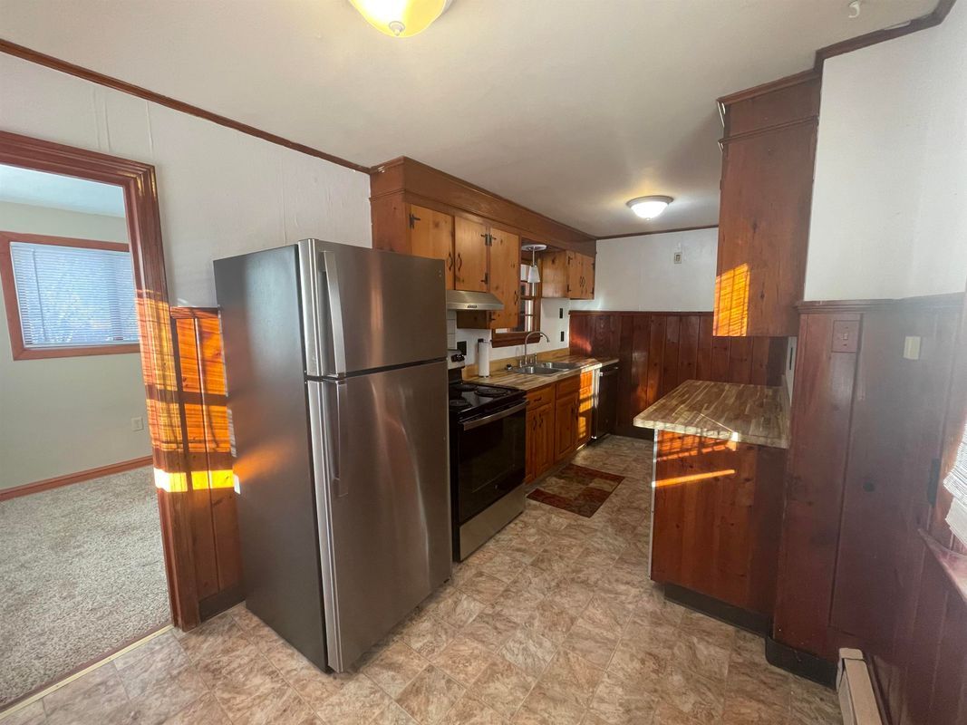 Building Photo - 7 Central